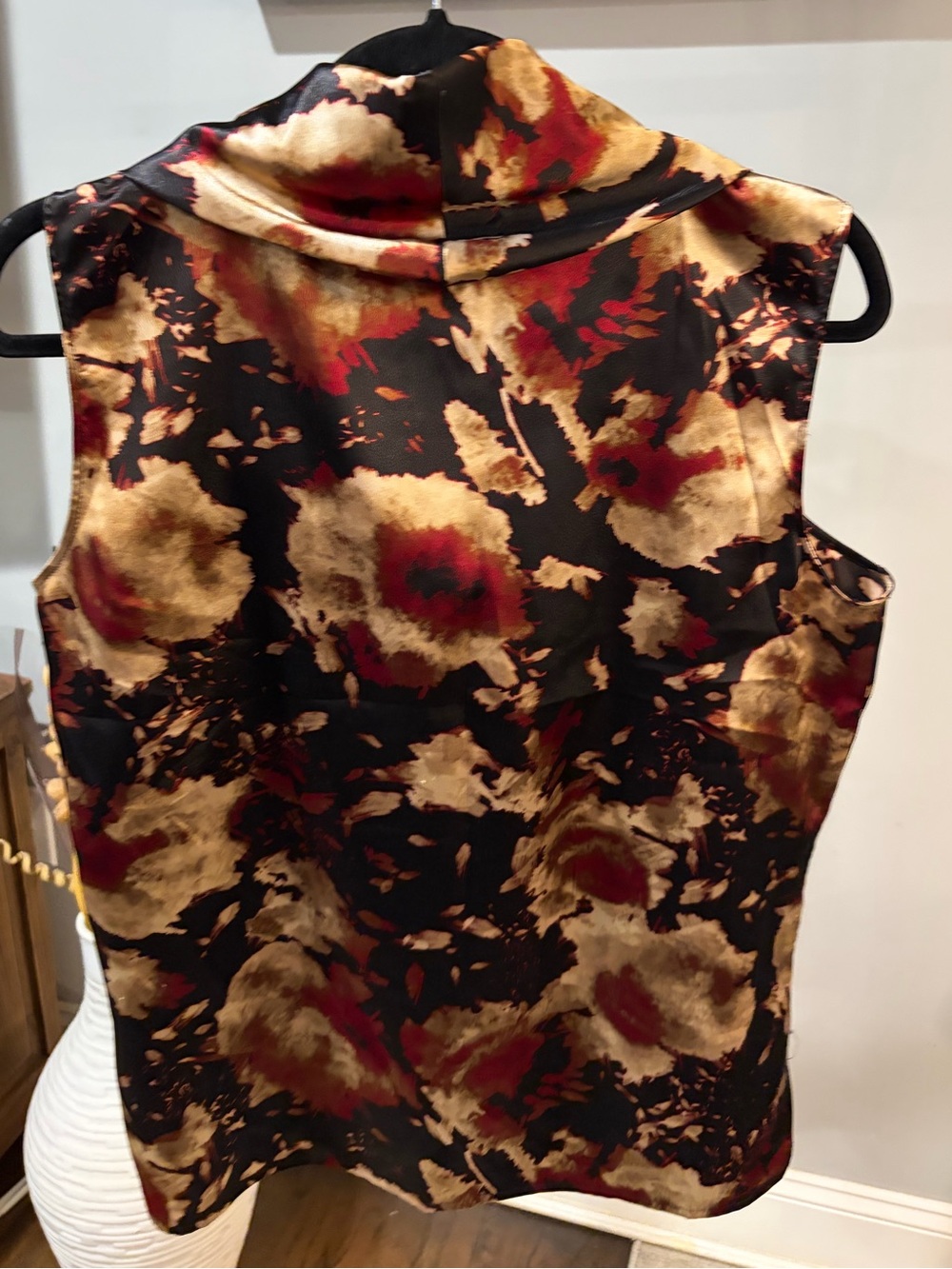 Jones New York Black Satin Top with Gold & Burgundy Abstract Print size 10 / med - Picture 4 of 7